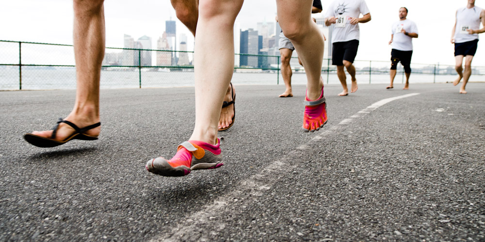Correr descalço pode ser menos lesivo do que você imagina