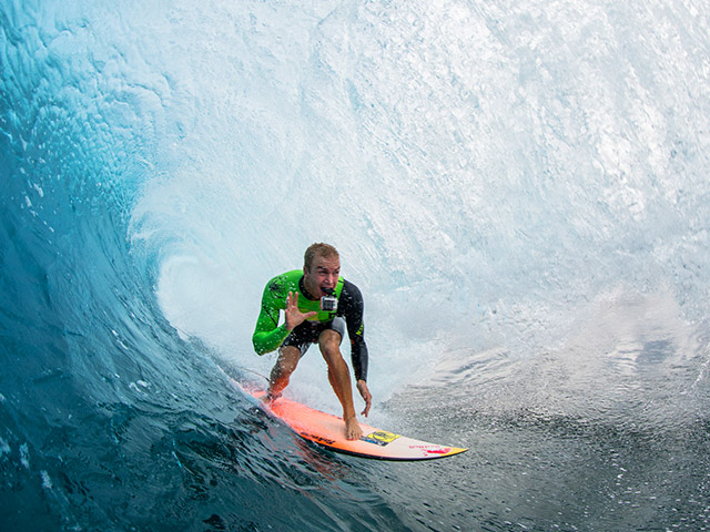 Sexta Surf – JOB tirando onda em Pipeline