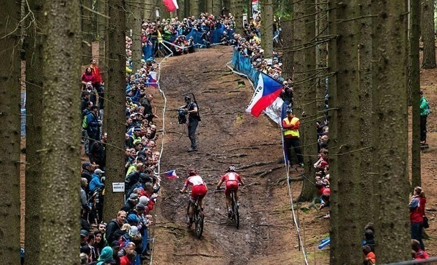 Lama e dificuldade técnica marcou a primeira etapa da Copa do Mundo de XCO